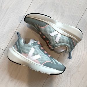 Veja Canary kids trainers size EU30 US 12.5